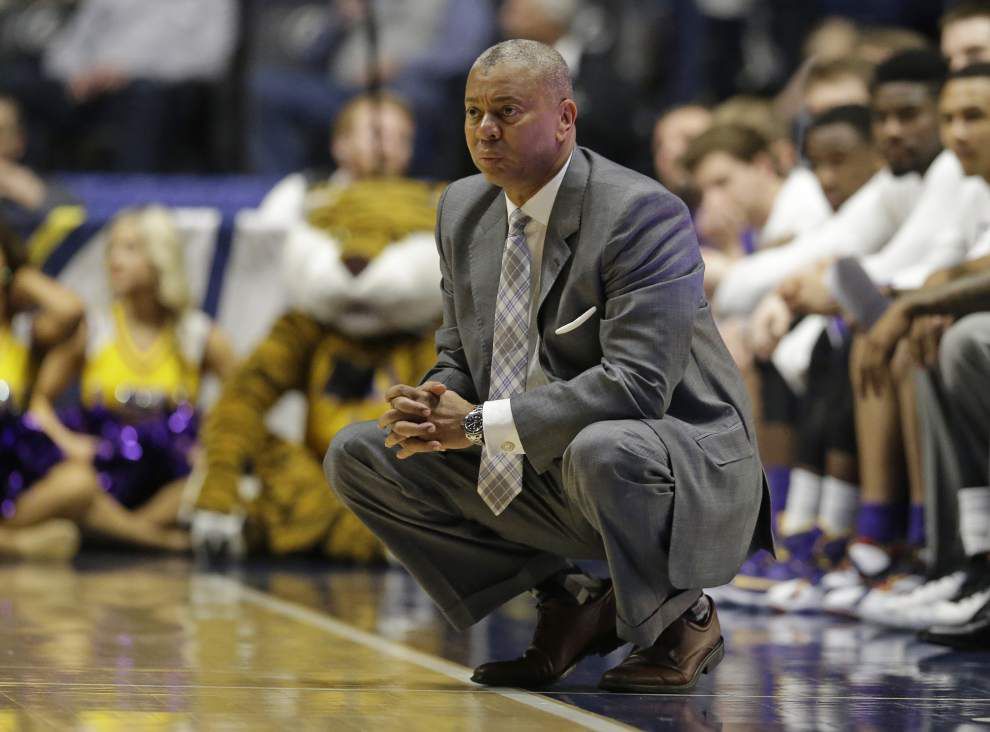 Johnny Jones fired as LSU basketball coach (March 10)